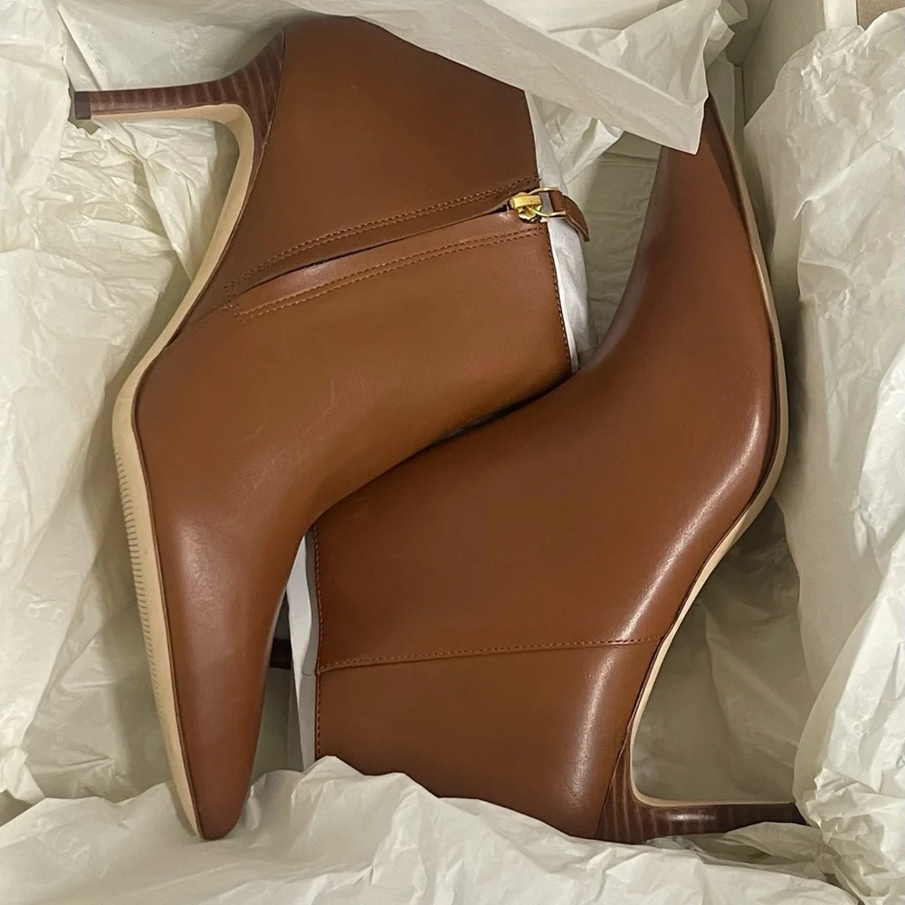 Stylish Ralph Lauren Tan brown Leather Ankle Booties size 10B
.R14 - Picture 6 of 8